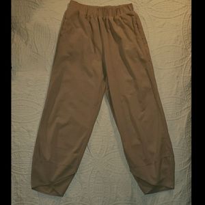 Women's sz M High-rise wide-leg genie-cuff pants